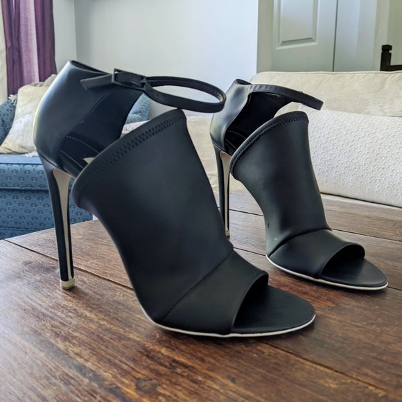 BALENCIAGA Leather Peep-Toe Booties - Picture 7 of 8